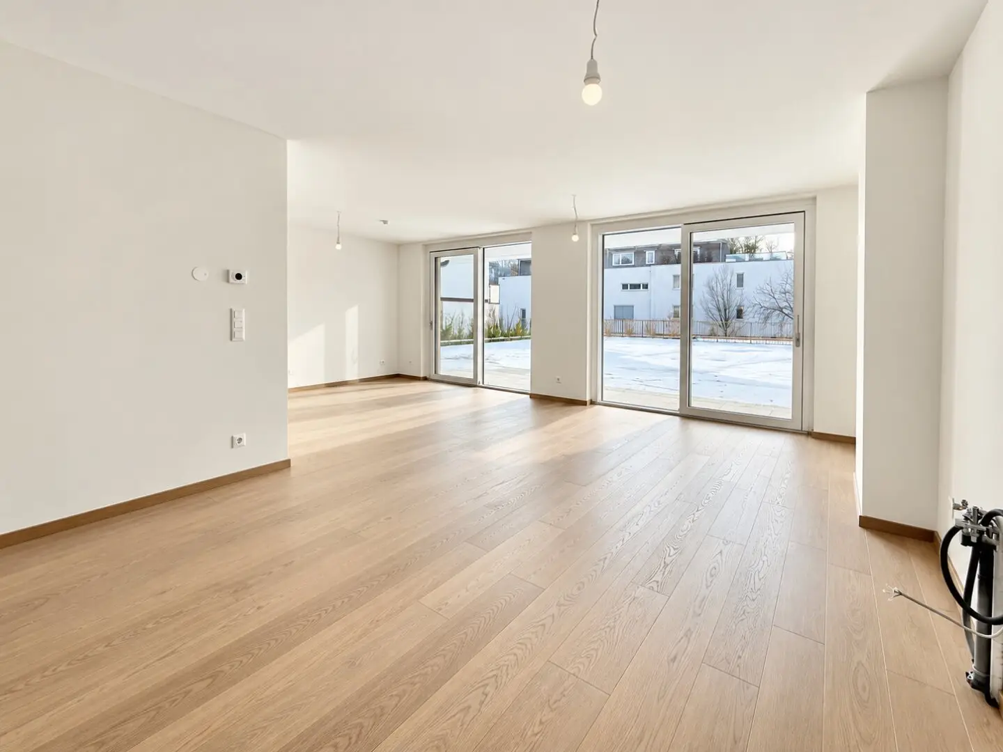 UNIQUE RENTAL APARTMENT, Garden Residence in Döbling: 4 rooms, 260 m² private green area &amp; 60 m² sun terrace