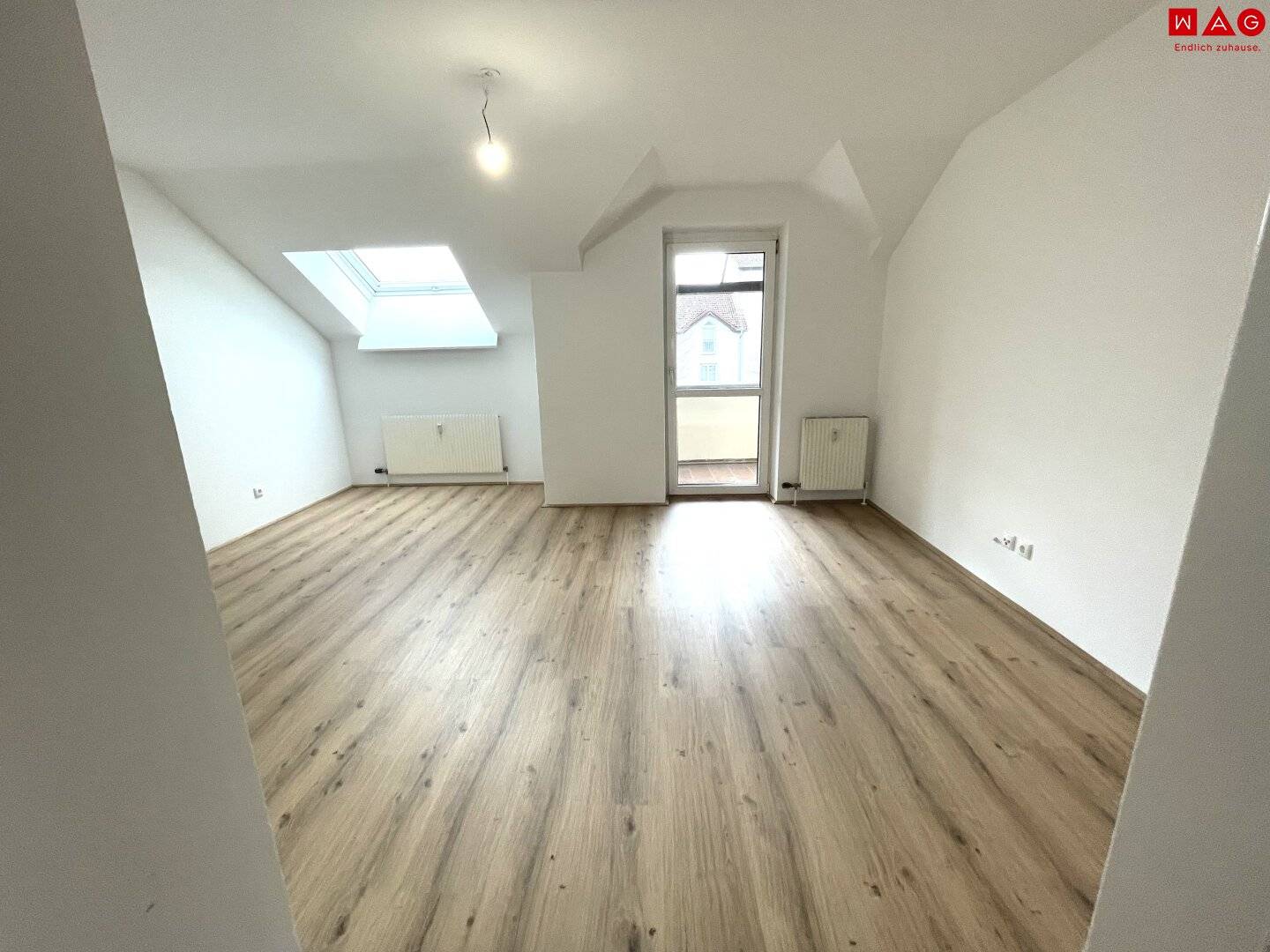 Spacious 3-room apartment with balcony and parking in Linz/Oed with balcony! ATTENTION the lease will be concluded for a fixed term of 5 years
