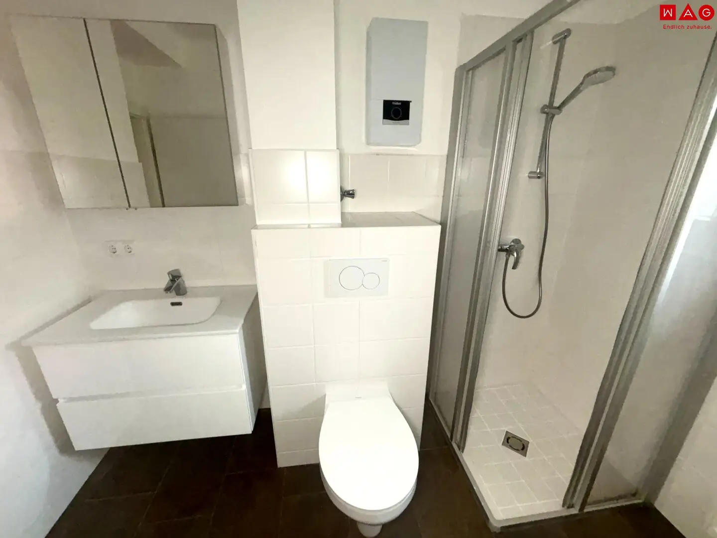 Sunlit 2-room apartment with wonderful green view in popular Münichholz, high-quality renovated with modern comfort bathroom, practical living spaces and excellent connections