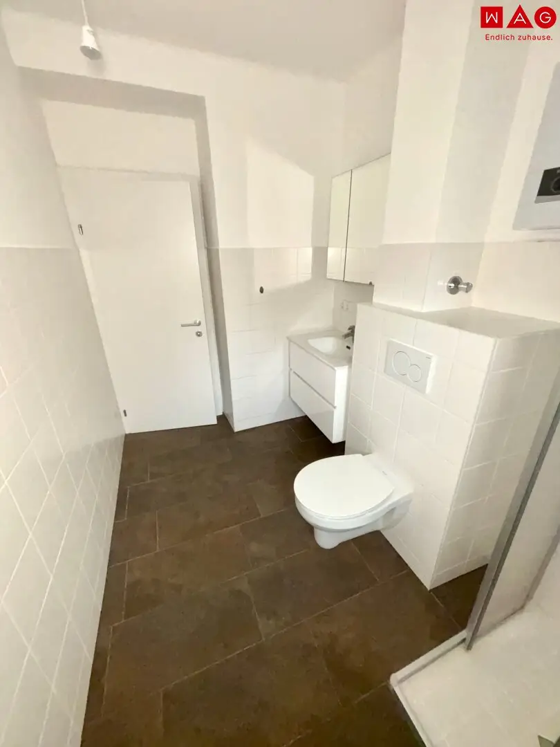 Sunlit 2-room apartment with wonderful green view in popular Münichholz, high-quality renovated with modern comfort bathroom, practical living spaces and excellent connections