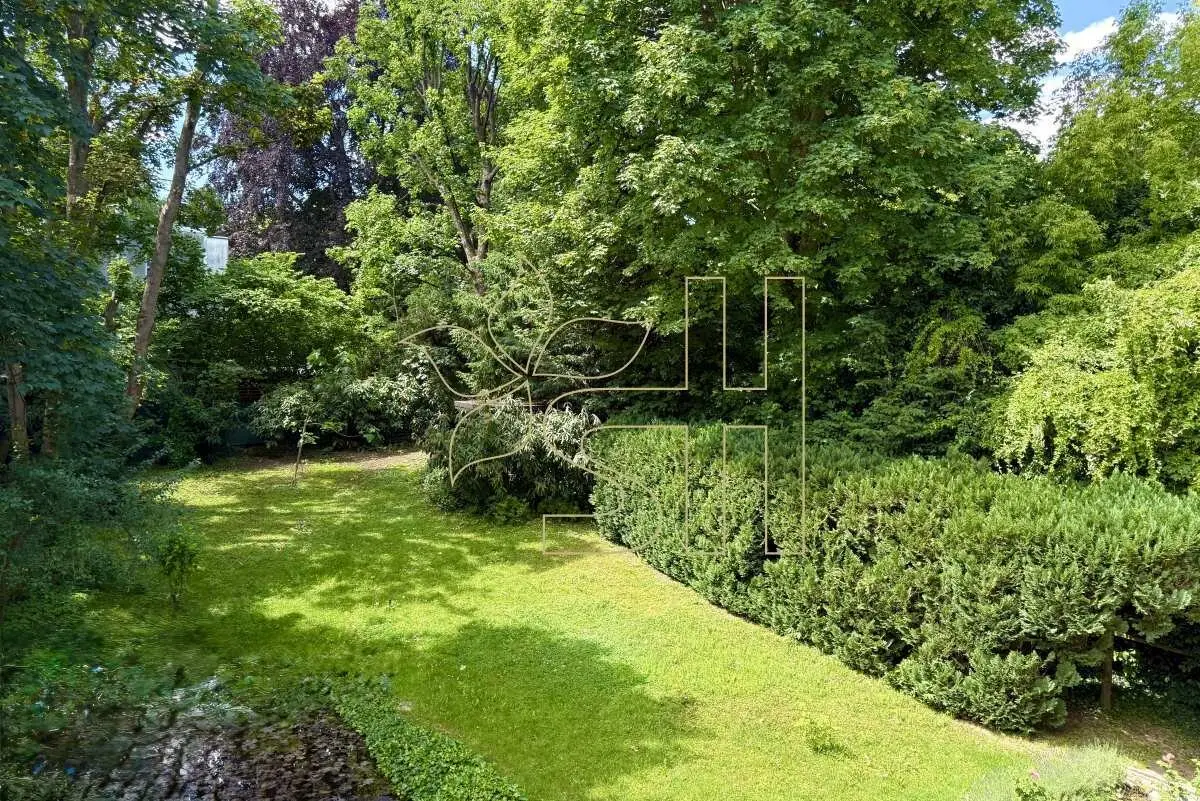 SÜDSEITIGER VILLENBAUGRUND MITPLANUNG FÜR VILLENETAGEN IN EXKLUSIVSTER LAGE