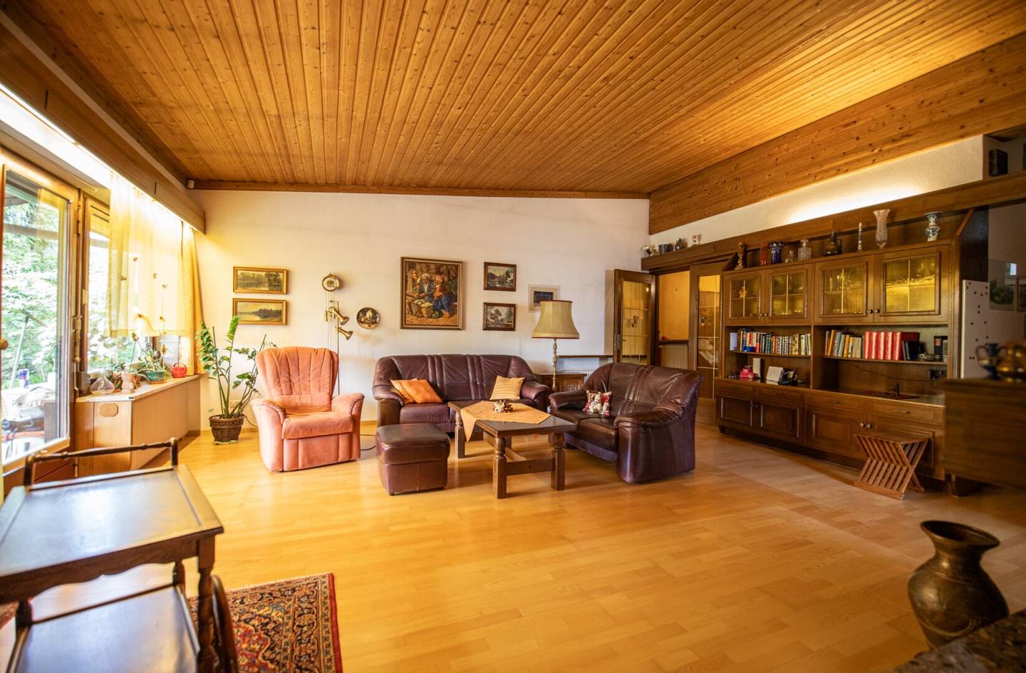 A home with character: Spacious detached house with idyllic garden