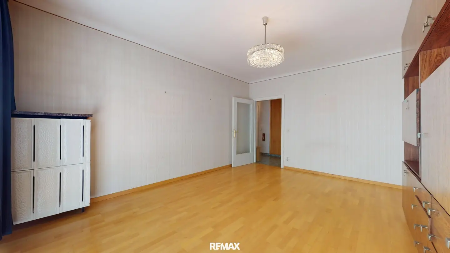 Courtyard-side balcony apartment with view of greenery in the Währinger Ursulinenhof