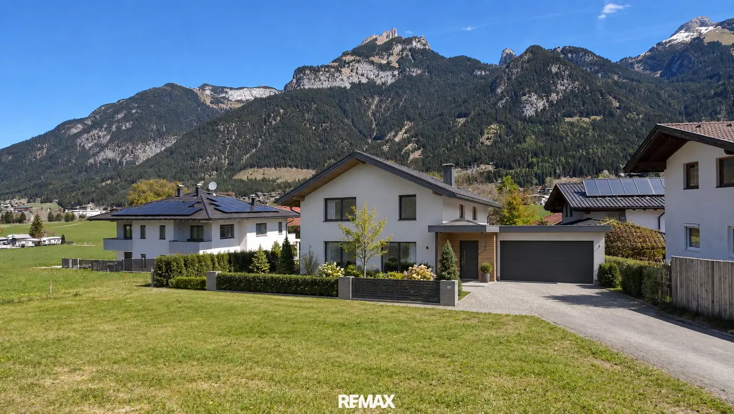 A place for special living dreams – Building plot in Maurach am Achensee