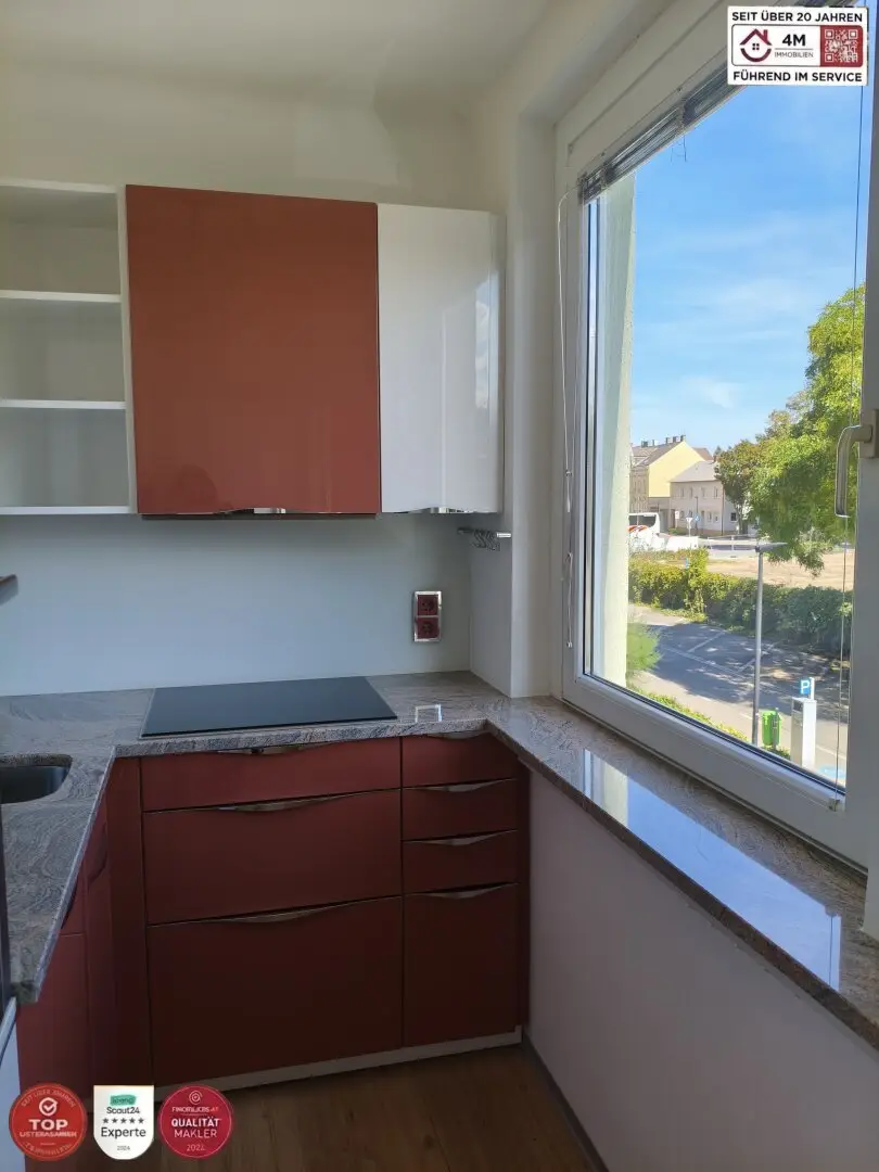 Modern living with small-town charm: Newly renovated, light-filled elegant apartment in Stockerau