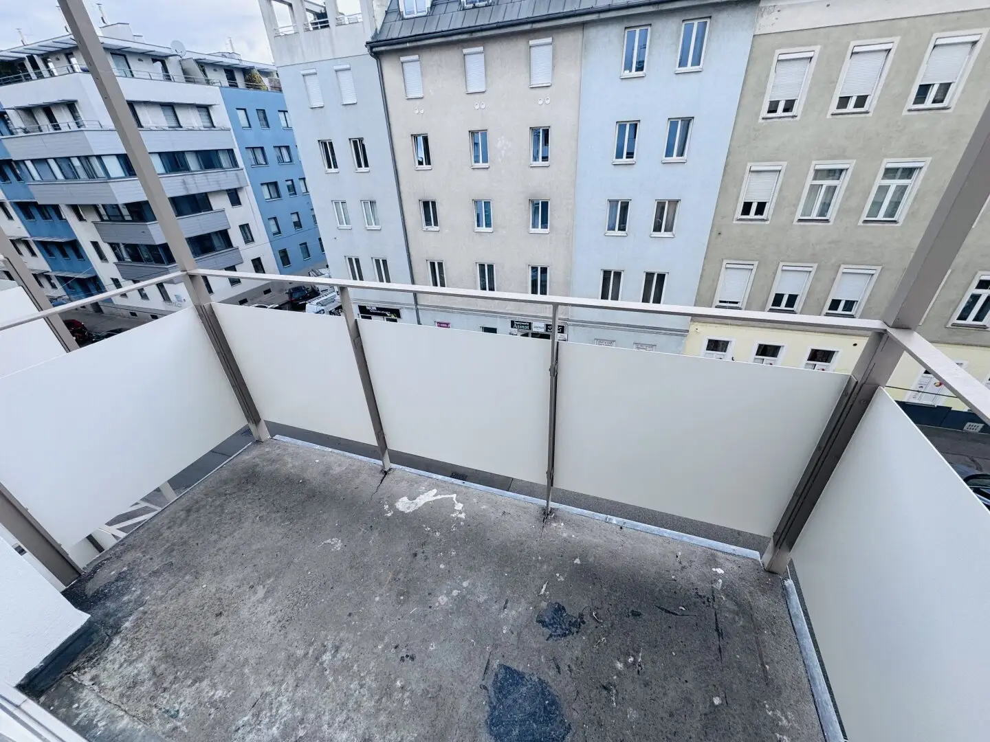Charming 1-room apartment with balcony in 1100 Vienna, near subway, well maintained and modern