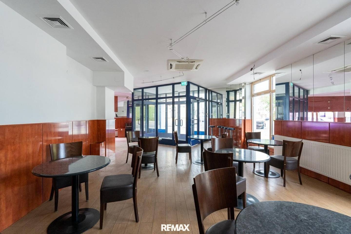 Future potential in a busy location with an open-ended lease