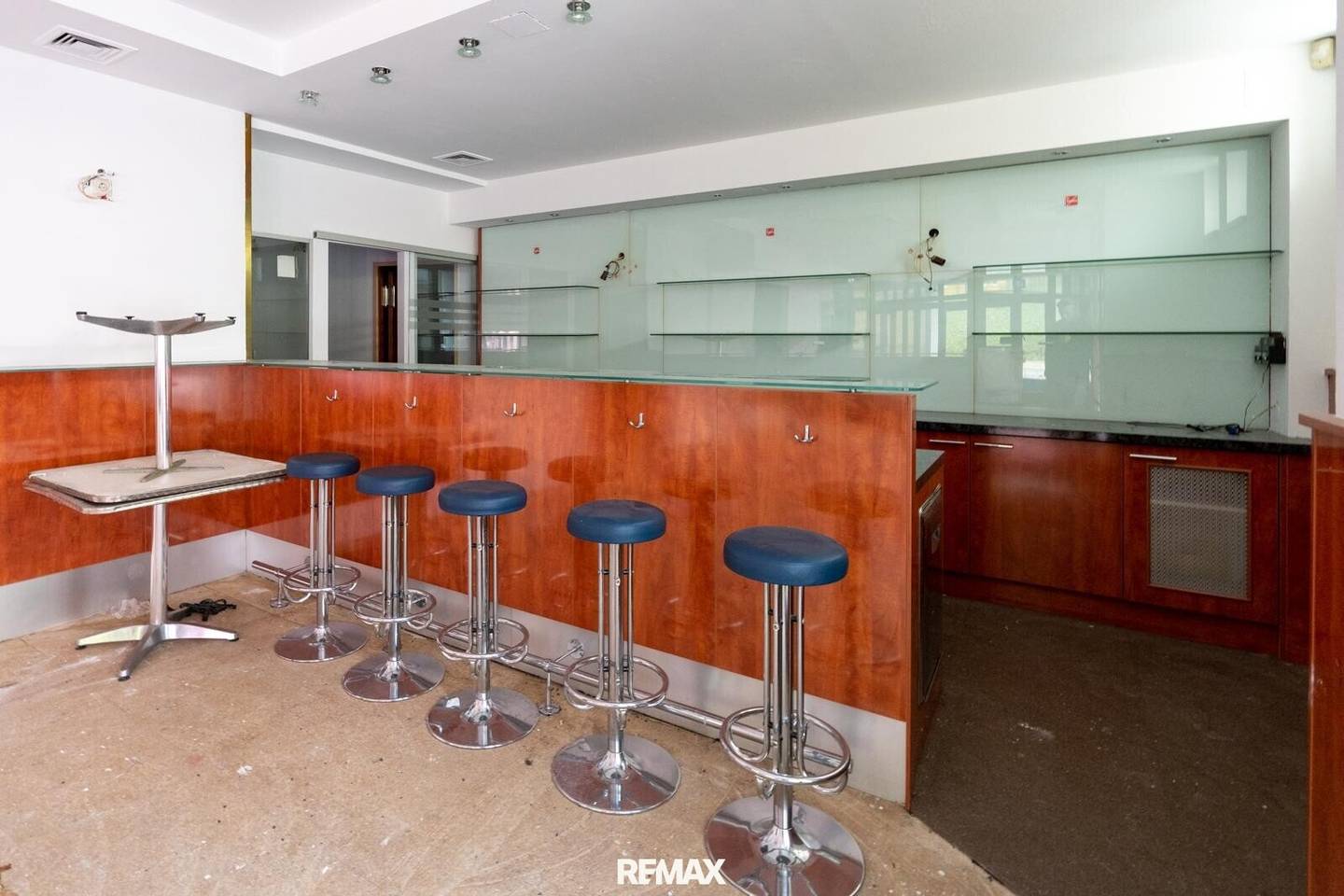 Future potential in a busy location with an open-ended lease