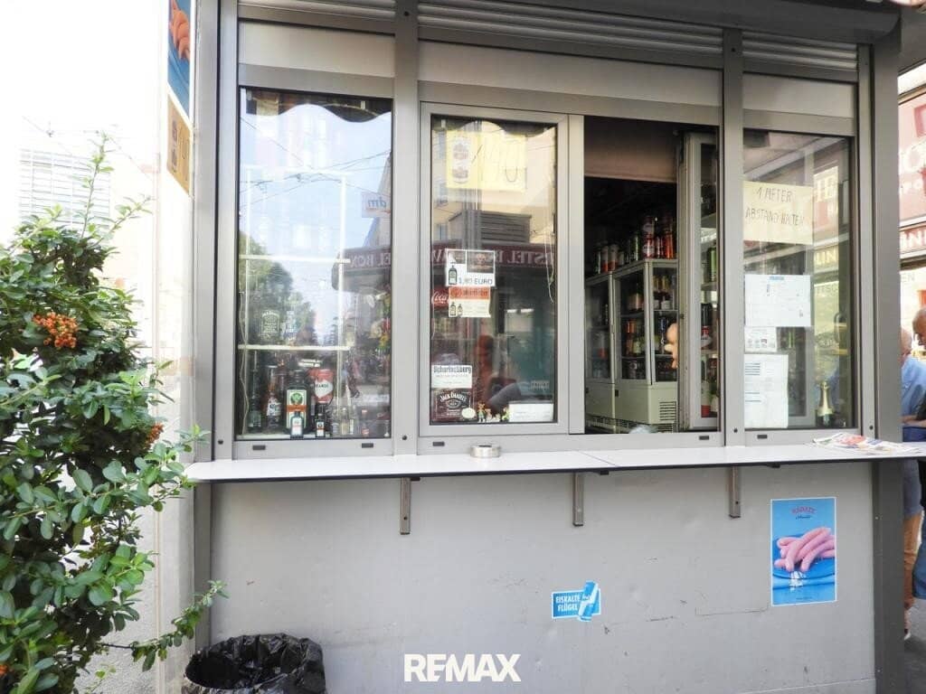 Top snack stand in prime location of the 10th district to take over