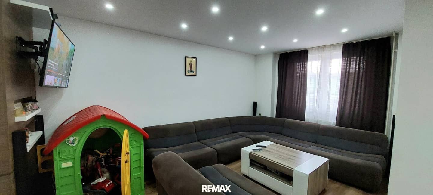 A house for generations – space for family, work &amp; living