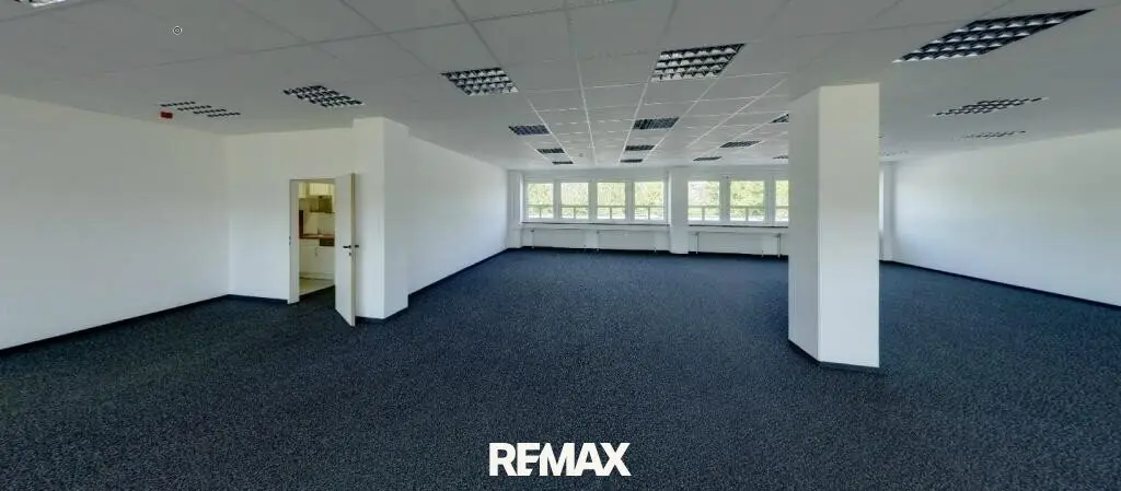 Office 226 m², Warehouse 650 m²