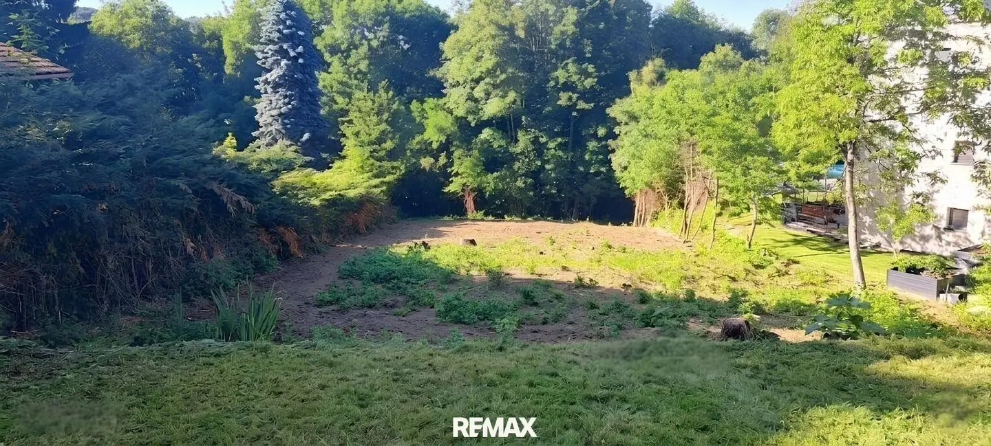 Building plot in prime location