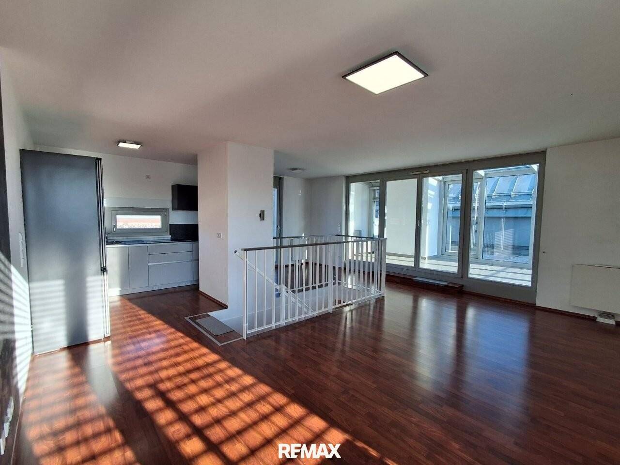 "Bisambergblick: Exklusives Dachgeschoss-Terrassen-Penthouse"