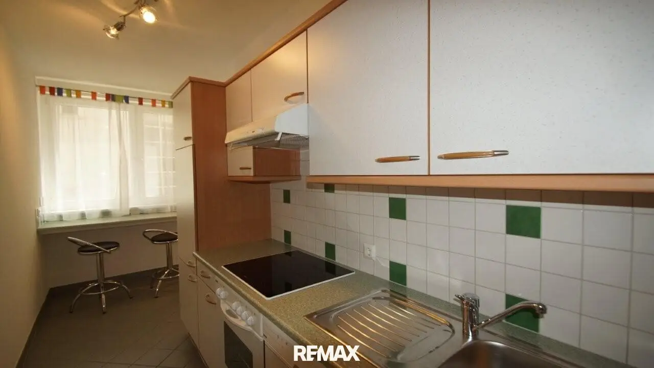 Josefstadt-Well maintained 4-room apartment-U6 Alserstrasse