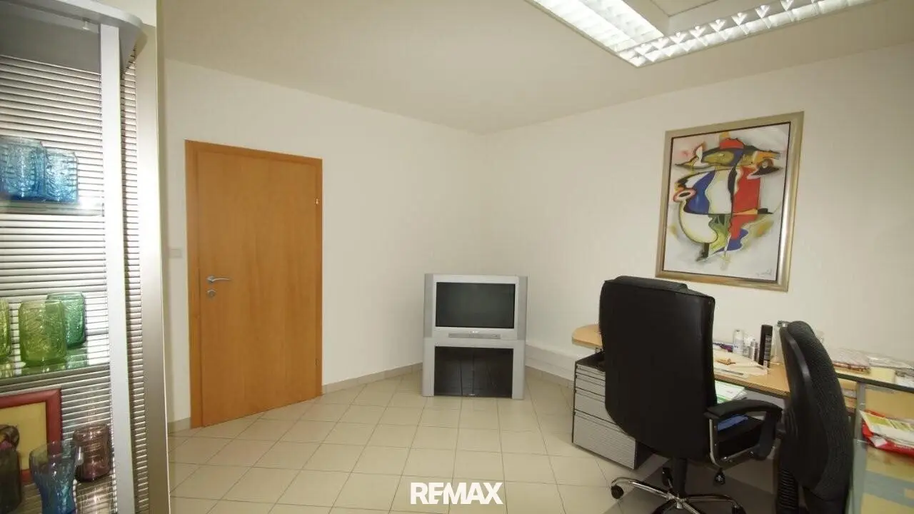 Josefstadt-Well maintained 4-room apartment-U6 Alserstrasse