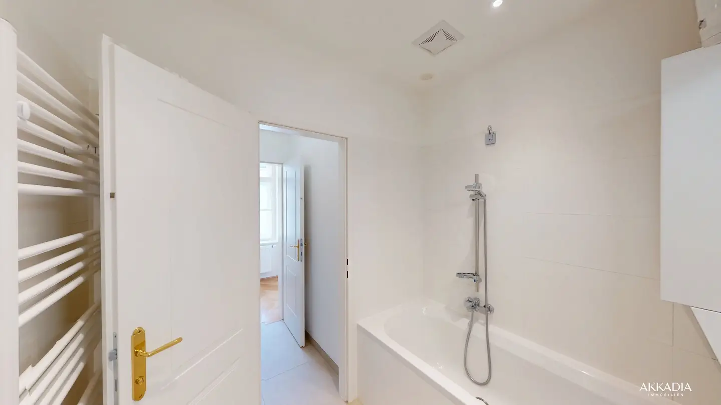 Stylish 2-room period apartment in the Servitenviertel | Viewing appointment 23.09.26 / 16:30 - 17:30