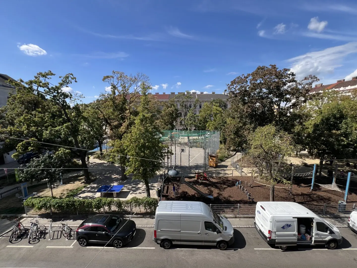Old building apartments with distant view near Meiselmarkt!
