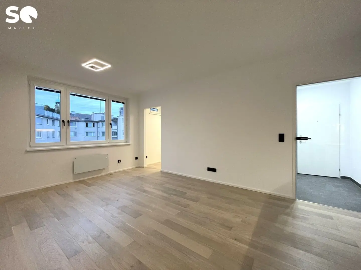 #SQ - Nearly new designer apartment with joiner kitchen + washing machine - near Schlossquadrat