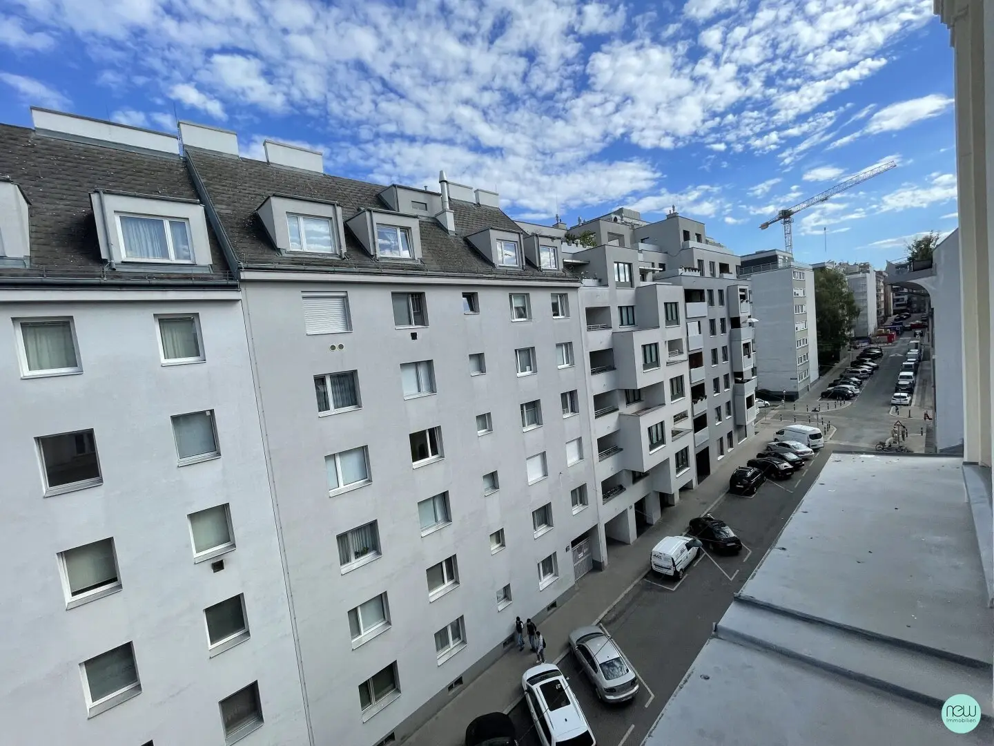 Suitable for 2-person flatshare / bright, well maintained, unlimited main tenancy / 3rd floor without lift / 2 rooms + small study