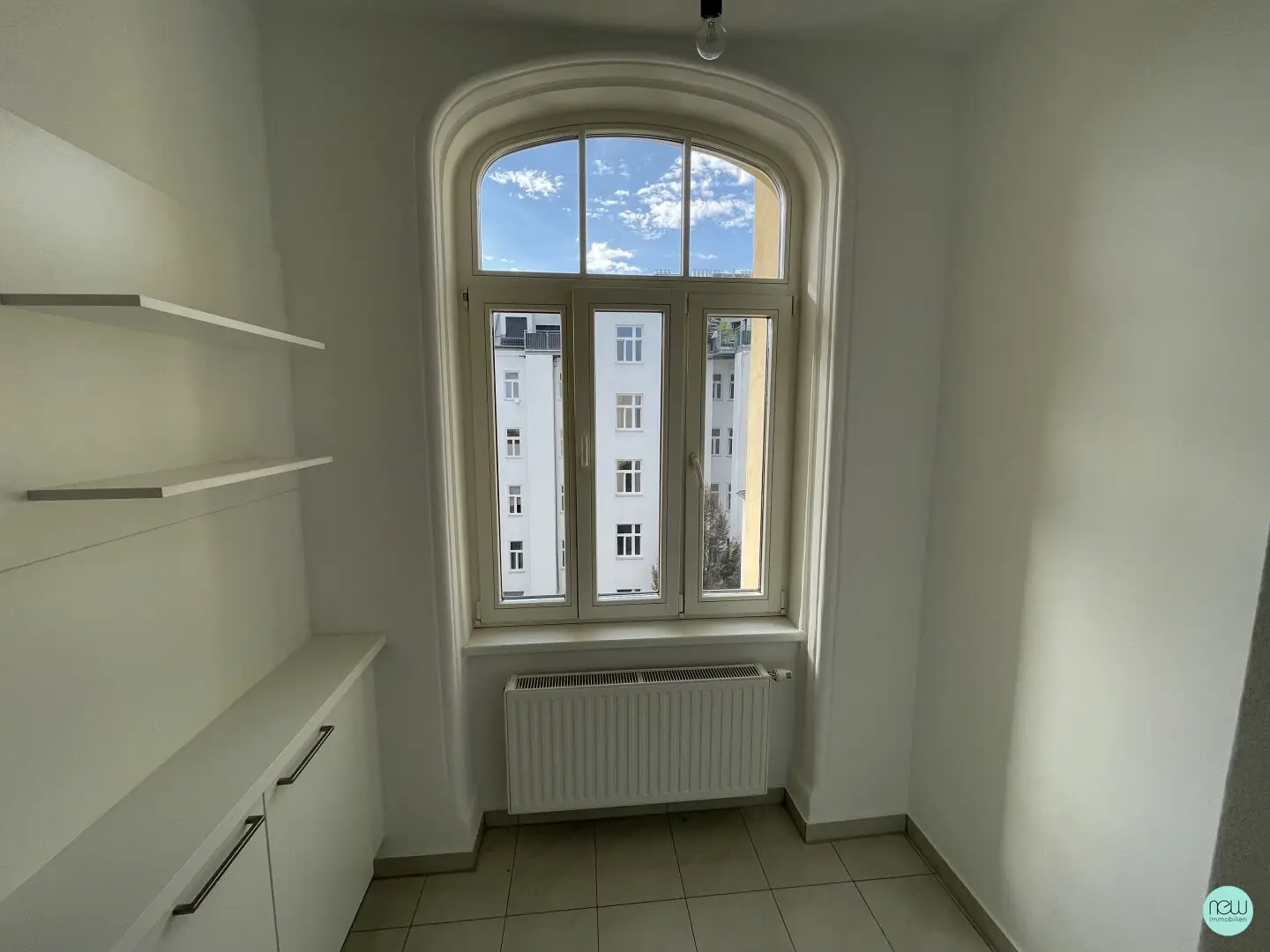 Suitable for 2-person flatshare / bright, well maintained, unlimited main tenancy / 3rd floor without lift / 2 rooms + small study