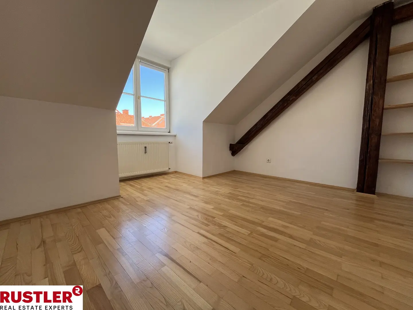 Gut angebundene Wohnung mit Parkett und praktischem Schnitt