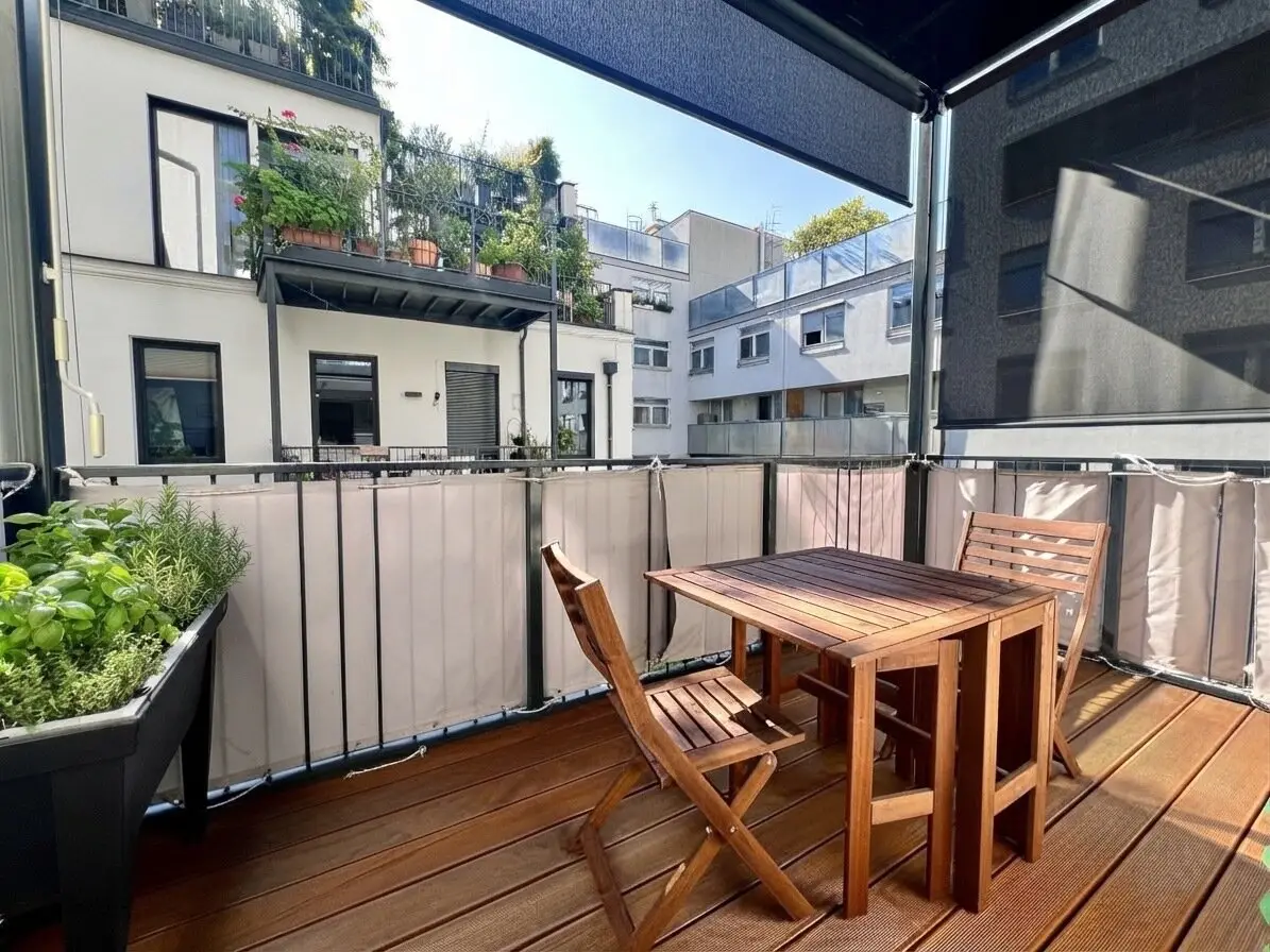 Modern old building apartment with balcony in absolute courtyard quiet location