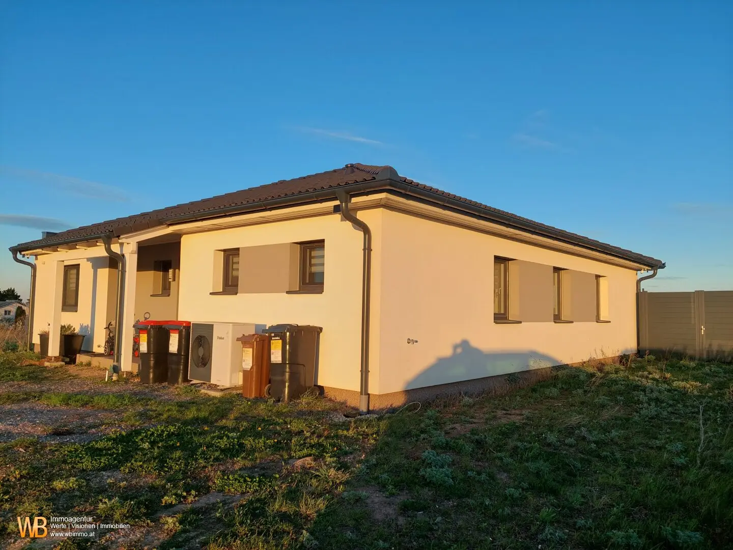 Distant View Bungalow New Build 2022, Large Garden, 4 Rooms