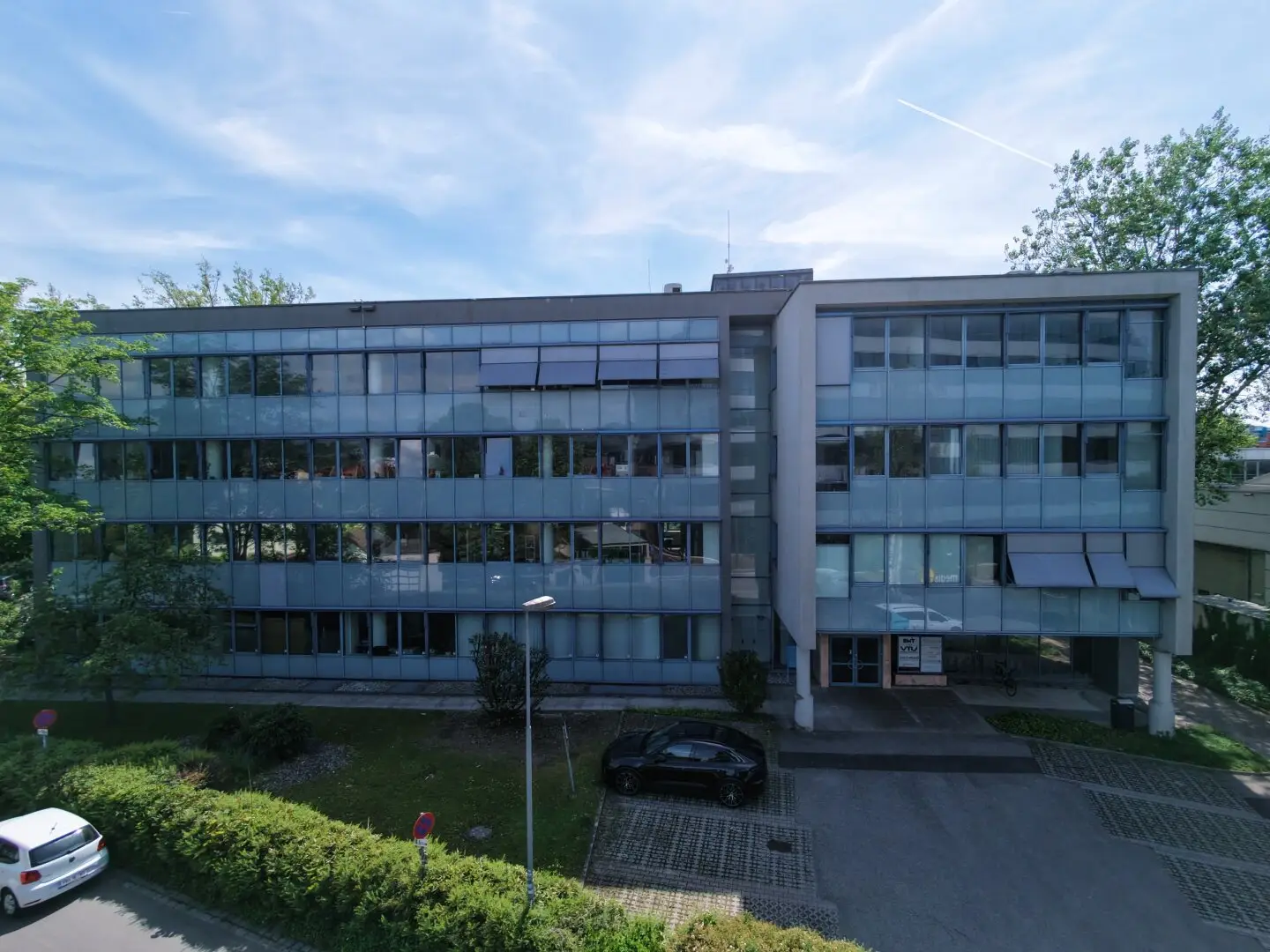 Like-new affordable office spaces in Linz with terrace, Donaulände, near Dynatrace