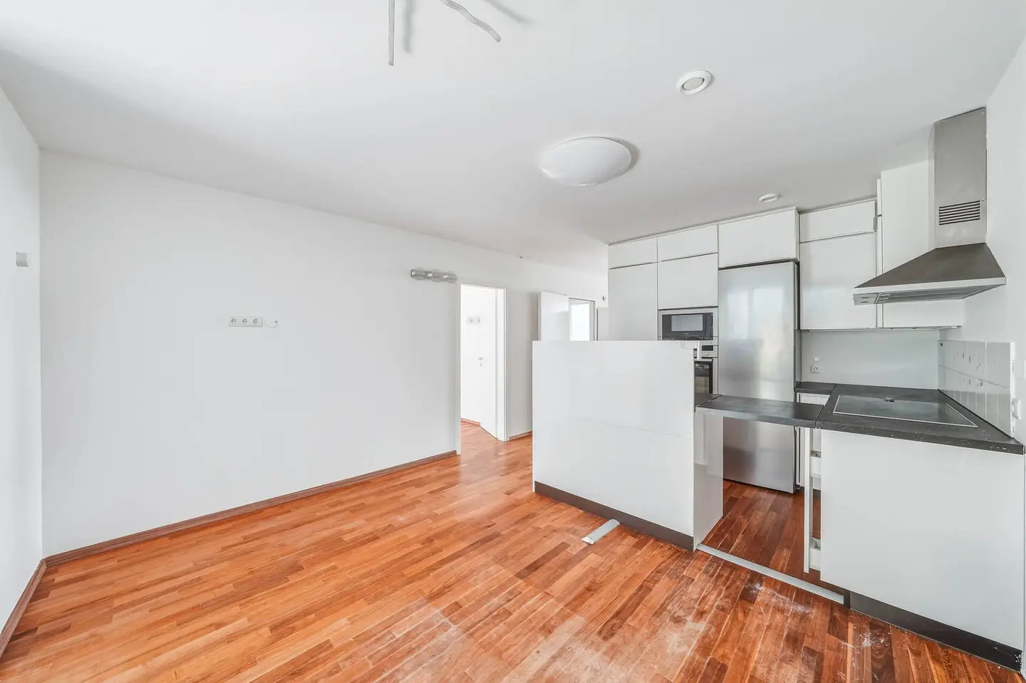Wohnung mit privatem Garten Terrasse und Tiefgaragenstellplatz