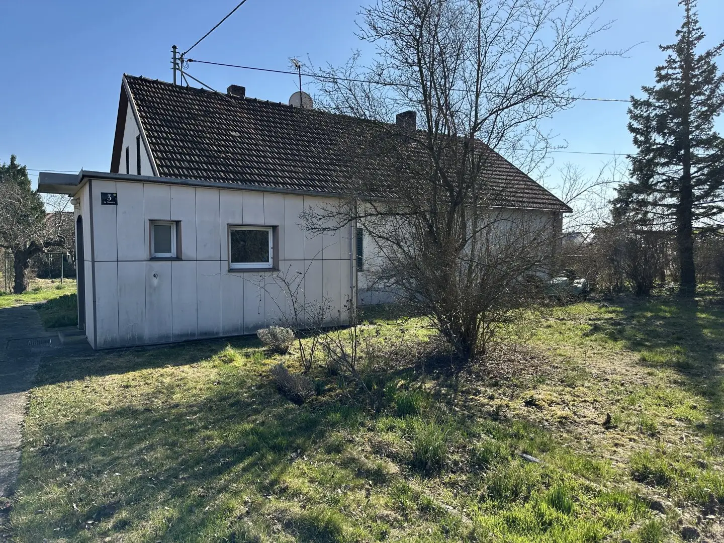 1145 m² building plot with old building in very sought-after location