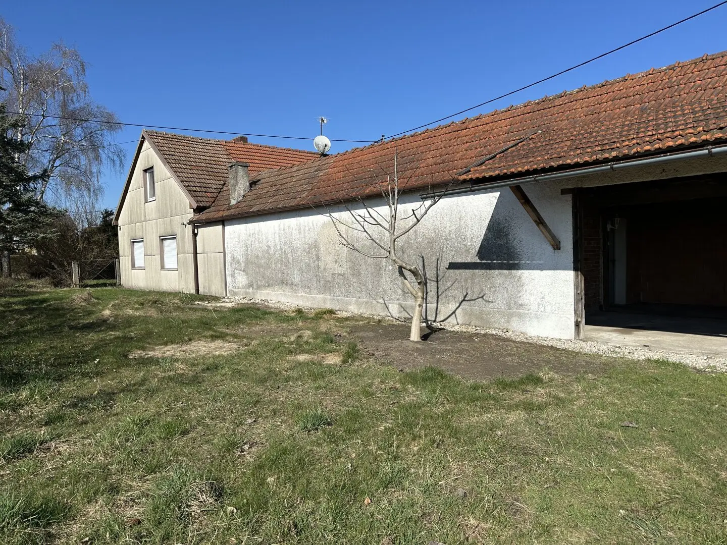 1145 m² building plot with old building in very sought-after location