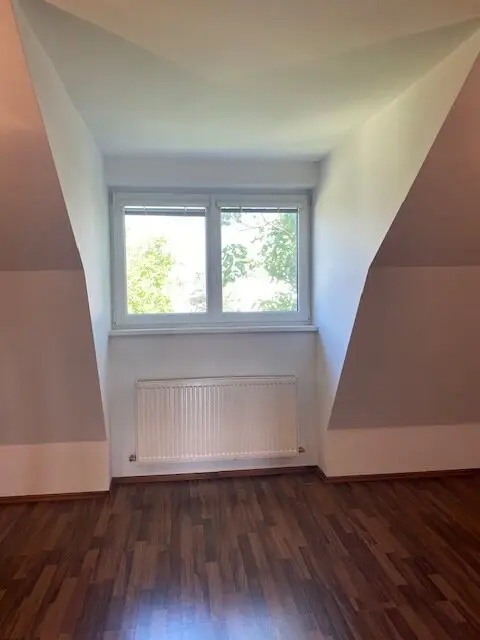 2361 Laxenburg / Zentrum Very nice, absolutely quiet 2-room attic apartment for rent