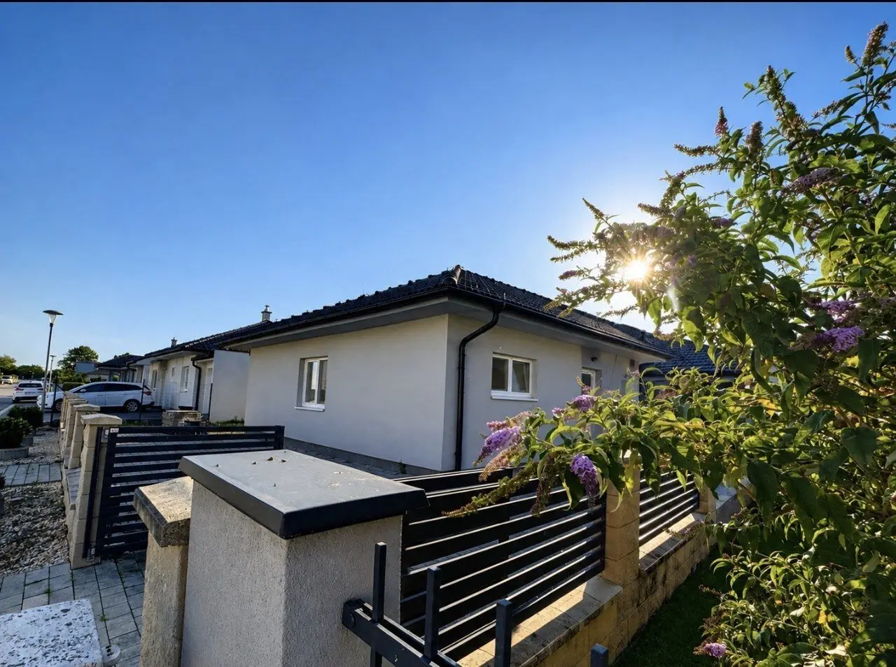 ONLY NOW AT THE NEW PRICE Bungalow with garden, terrace and garage in Potzneusiedl