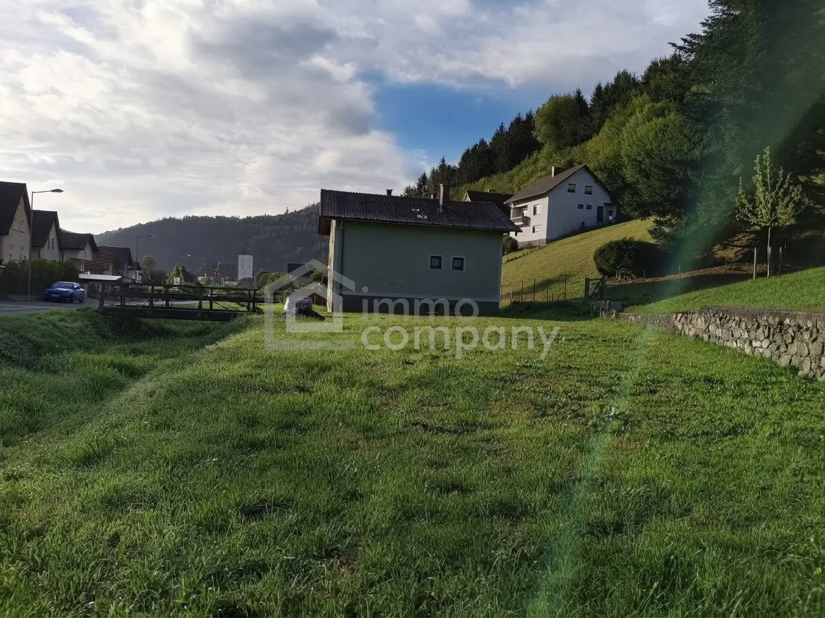 Charming single-family house with garden in Kirchschlag – your renovation project awaits!