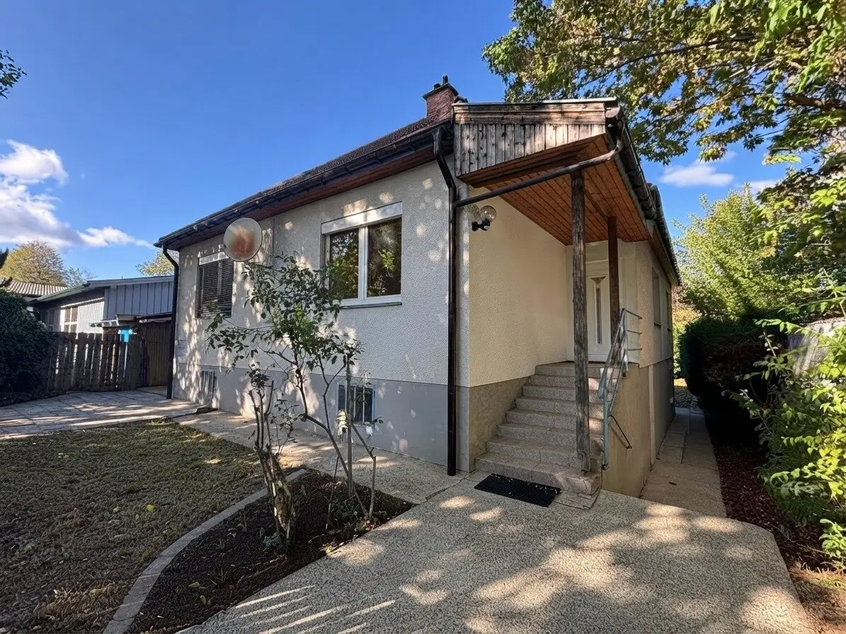 Rare opportunity in Vienna – fully basemented single-family house with 608 m² private plot