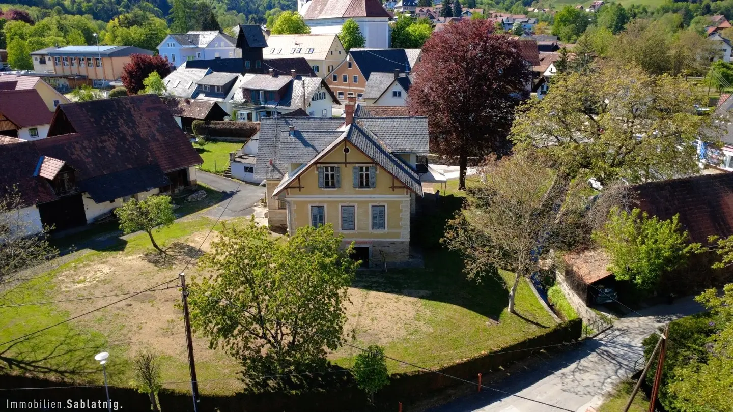 SELTENE GELEGENHEIT! Historisches Herrenhaus mit Nebengebäuden – großzügiges Grundstück mit außergewöhnlichem Potenzial!