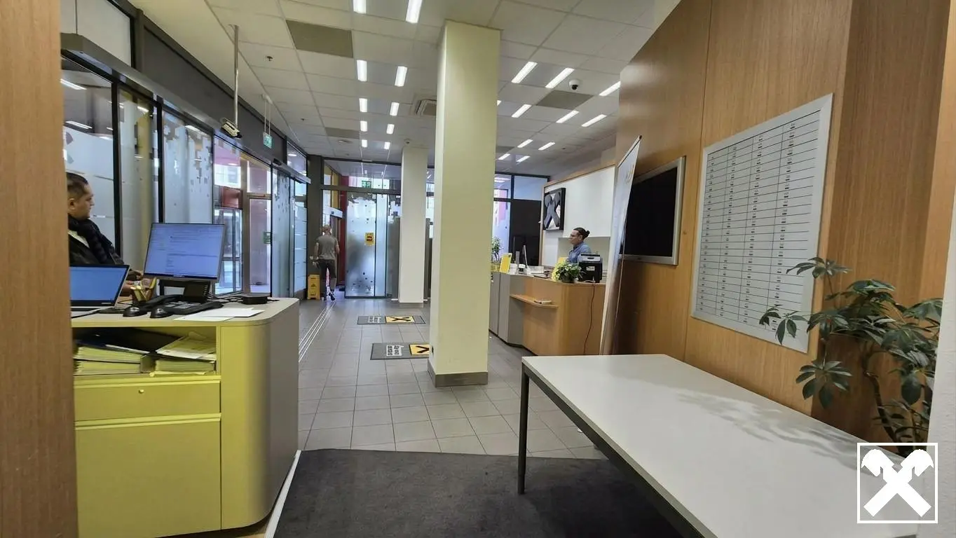 Bright Erdgeschosswohnung in high footfall location near U6