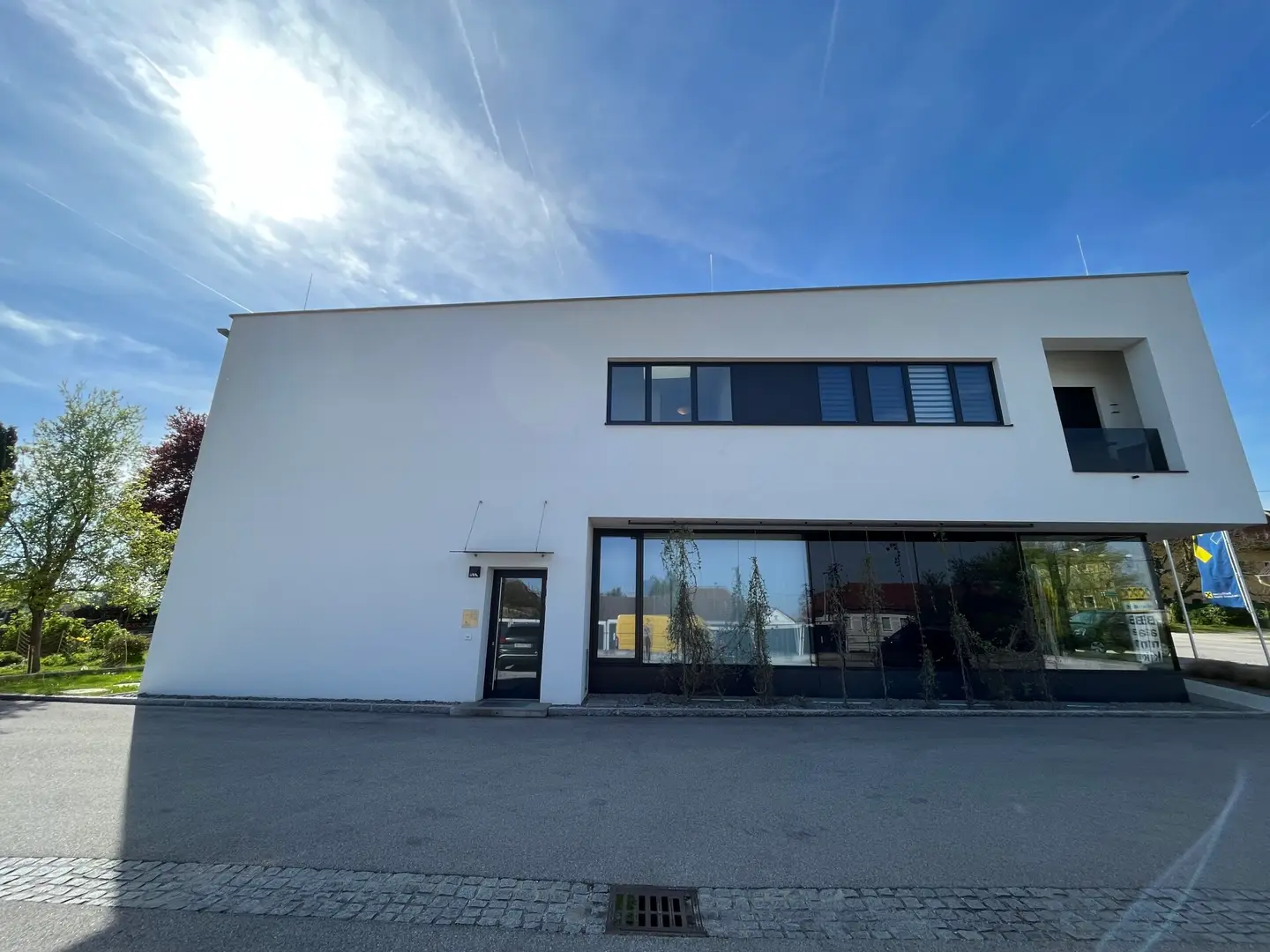 Wohnung with large terrace and parking space