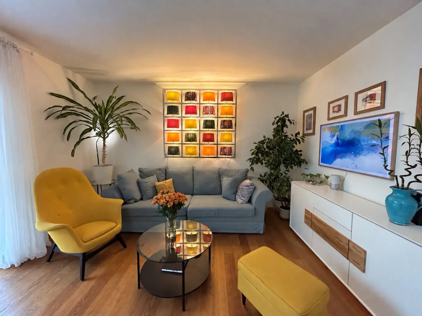 Stylish new build apartment with 2 gardens in sought-after location