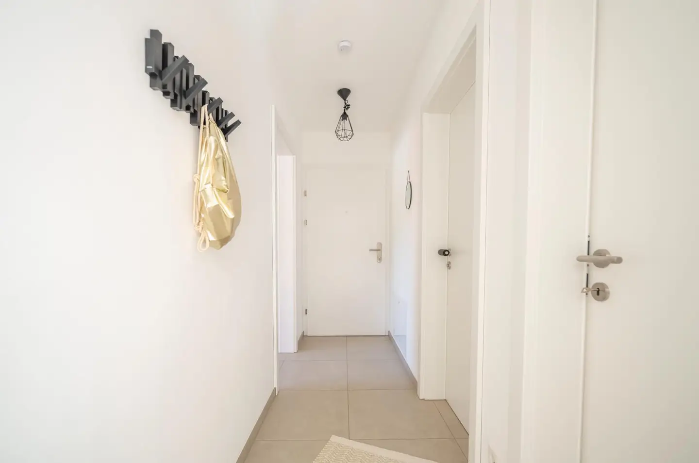 Ready to move in Wohnung with private garden and terrace