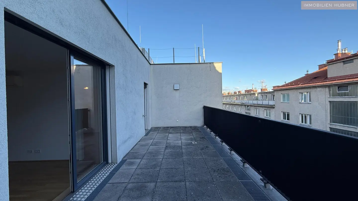 Dachgeschosswohnung with large terraces and air conditioning