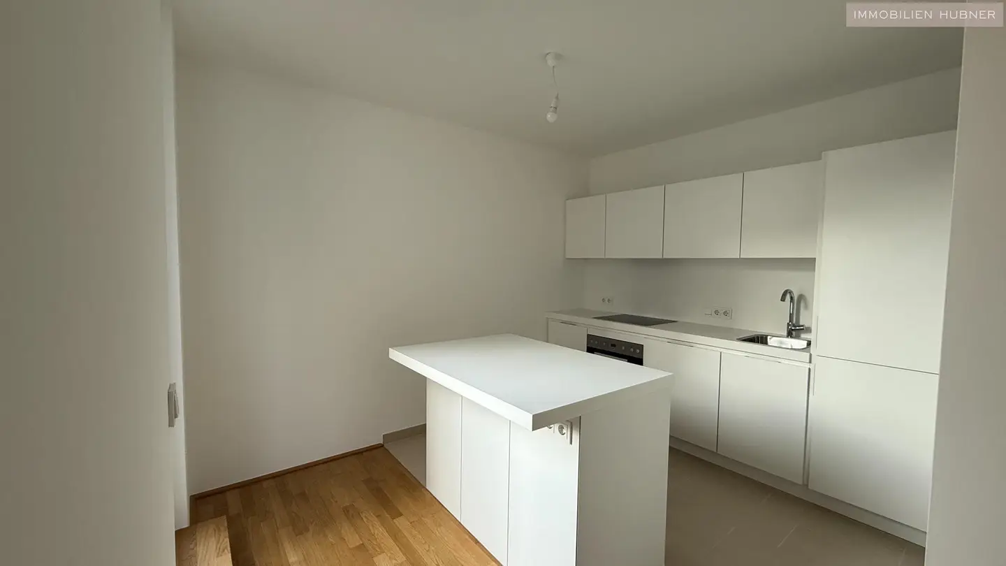 Dachgeschosswohnung with large terraces and air conditioning