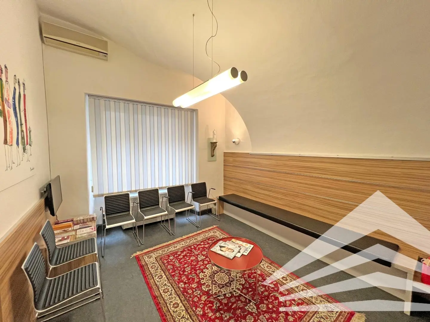 Vollausgestattete Praxis am Hauptplatz Wohnung