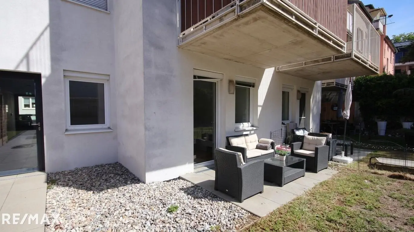 Bright Wohnung with terrace and private garden