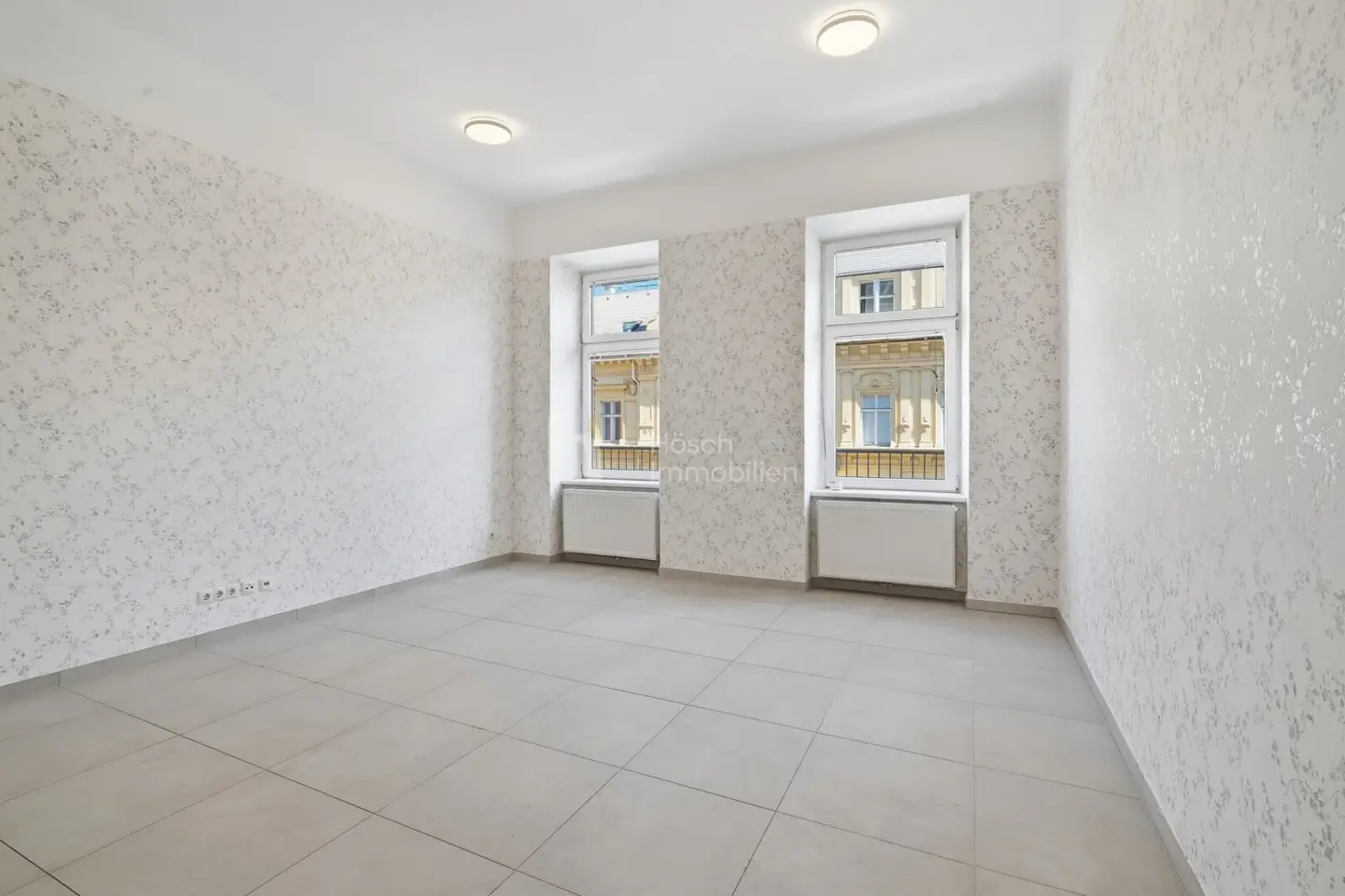 Leopoldstadt am Augarten | Living, Workshop and Storage in a Corner Building