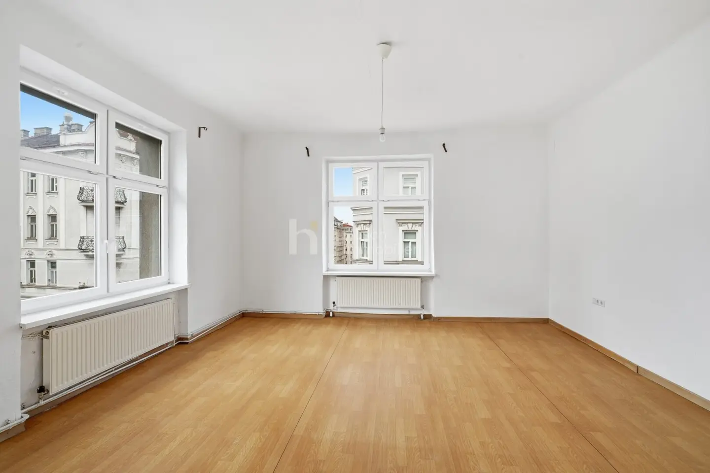 Margareten, reimagined | Nine vacant historic apartments with elevator, few minutes to the U4