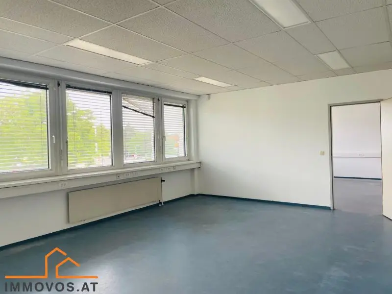Well maintained apartment with lift and parking
