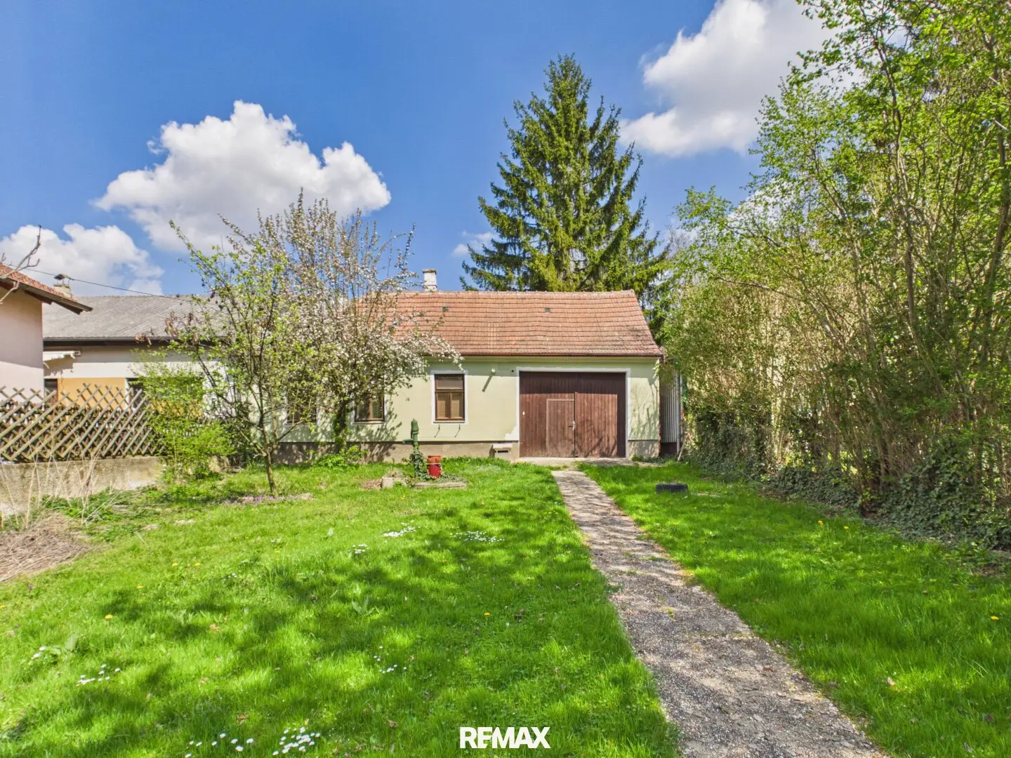 Charming single family house in Riedenthal, 3 rooms, 80.9 m², in need of renovation, €249,000