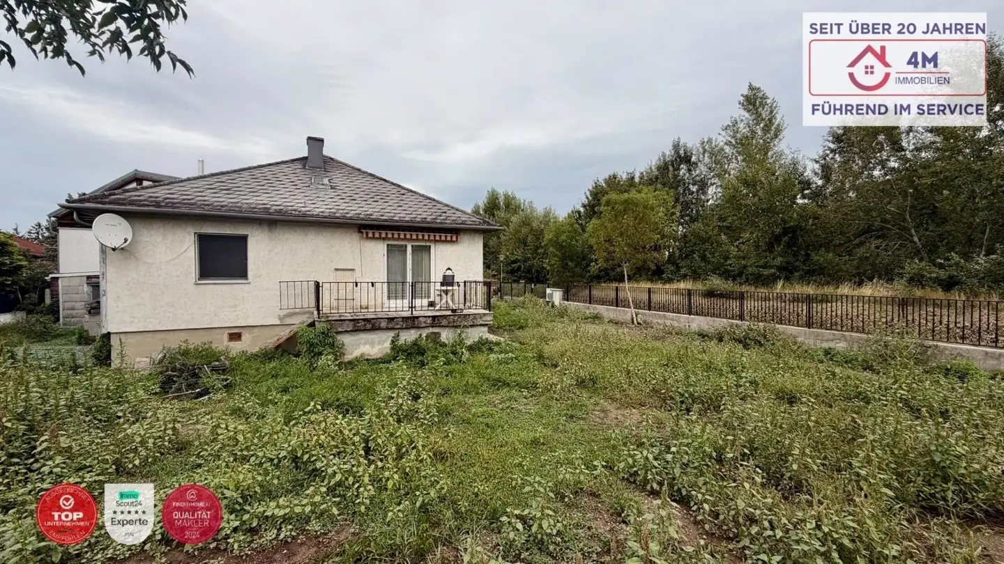Sanierungsobjekt mit viel Potenzial auf 675 m² Grundstück in Münchendorf!