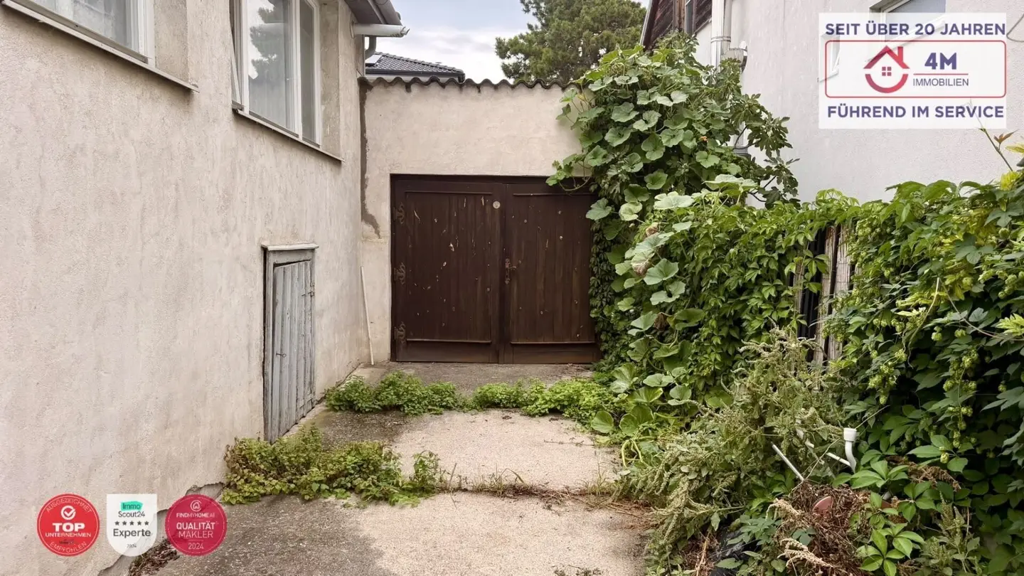Sanierungsobjekt mit viel Potenzial auf 675 m² Grundstück in Münchendorf!